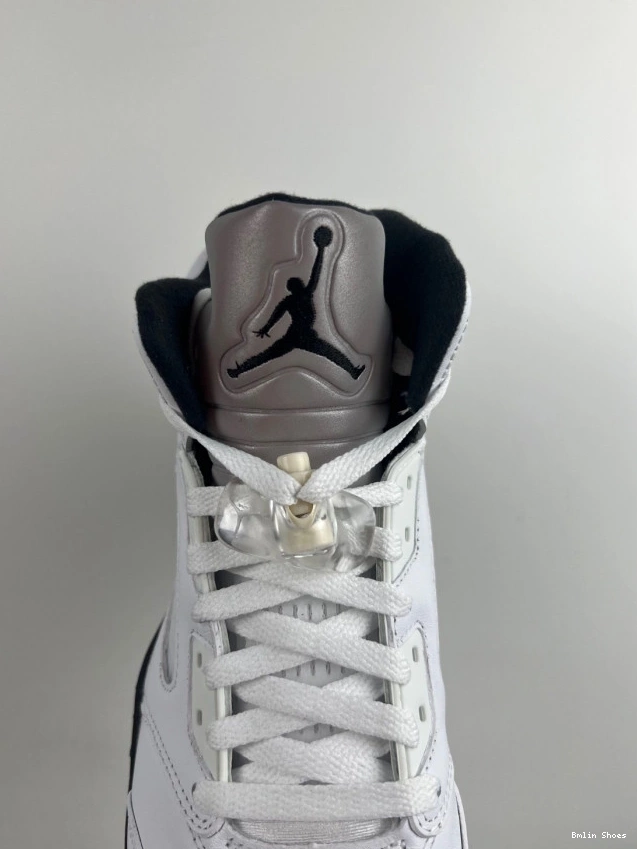 Bmlin Shoes JORDAN BLACK' AIR 'WHITE RETRO DD0587-110 5 0710